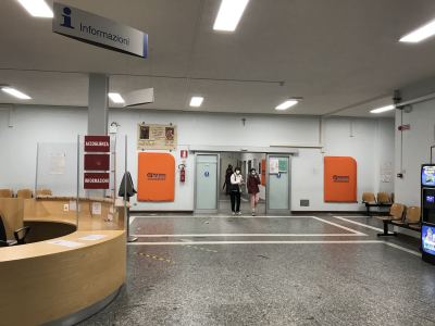 Porta manifesto e brochure pieghevoli