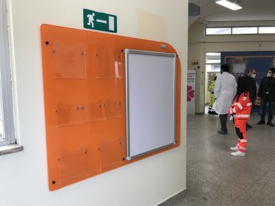 Porta manifesto e brochure pieghevoli