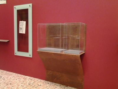 Teca in plexiglass museo di Bassano del grappa