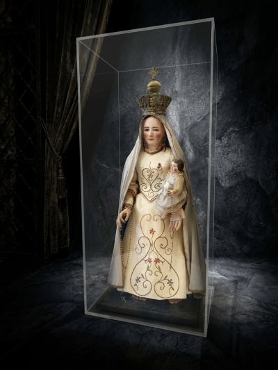 teca in plexiglass per statua madonna